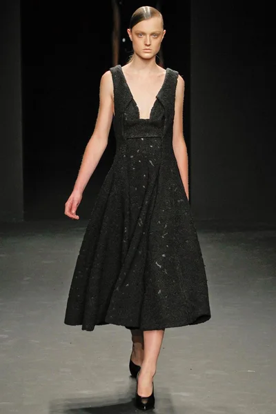 Look 32